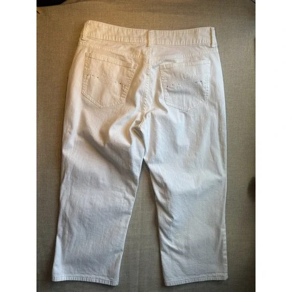 Riders By Lee Jeans 10m Mid Rise White Capri Women's Size With Rhinestones - Picture 9 of 9